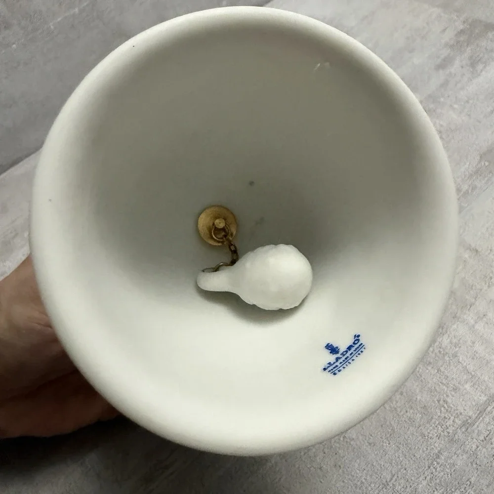 Vintage 1987 LLADRO 5458 Christmas Bell Ornament Campanita Navidad Bisque Pink‎